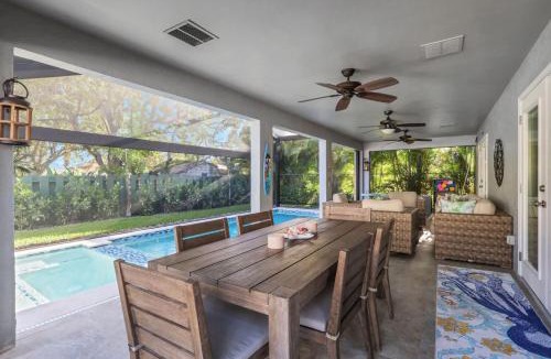 Naples Park House | Stunning 4BR Home l Near Vanderbilt Beach