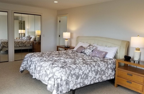 Wakefield-Peacedale House | Stunning 6 bedroom contemporary with a georgous view of Block Island Sound