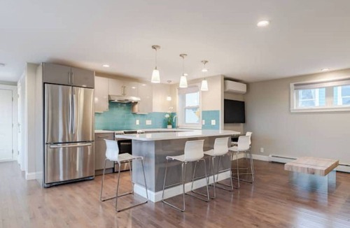 East End Condo | Stunning 6BR Luxury Retreat King Beds Ocean Views