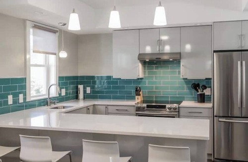 East End Condo | Stunning 6BR Luxury Retreat King Beds Ocean Views