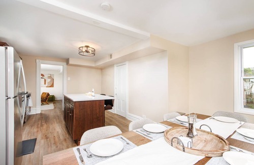 South Side Slopes Apartment | Stunning City View! Sleeps 10. Kids Game Room and Large Rooftop.