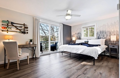 East Wakefield House | Stunning Lakefront Oasis—Hot Tub, Beach & Luxury!
