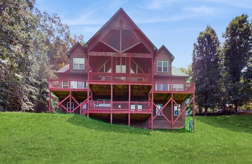 Williamstown Cabin | Stunning mountain cabin w/free WiFi/gameroom/gas fireplace