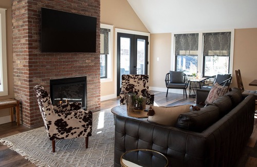 Bolton Landing House | Stunning NYC Style Loft In The Heart Of Bolton ~ Dog-Friendly!