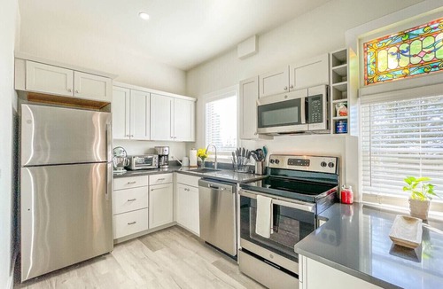 Willard Apartment | Stunning South Portland Apartment w/Pool