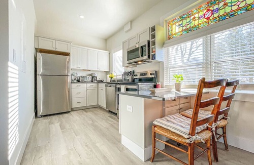 Willard Apartment | Stunning South Portland Apartment w/Pool