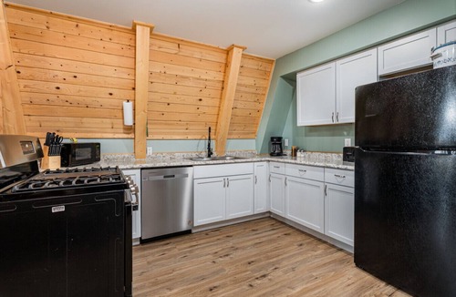 Au Gres Apartment | Stunning Sunrise Shore