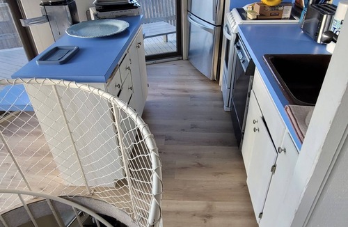 New Shoreham House | Stunning Sunsets with beach access! Now with air conditioning downstairs.