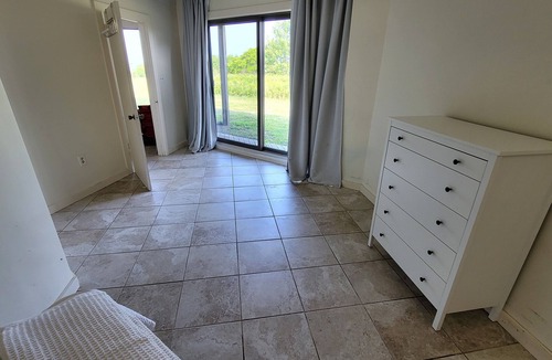 New Shoreham House | Stunning Sunsets with beach access! Now with air conditioning downstairs.