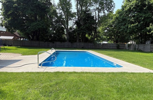 Town of Hounsfield House | Stunning Victorian with pool!