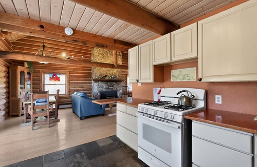 Spanish Valley Cabin | Stunning vistas! Cabin overlooking Moab & Arches