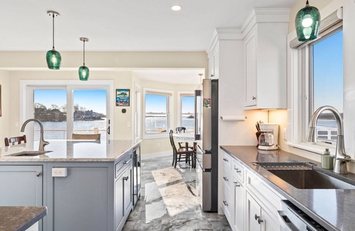 Narragansett House | Stunning water views! Newly built waterfront home-Harbour Island