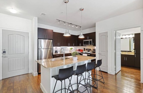 Frisco Apartment | Stylish 2B near Legacy West Wi-Fi, Fitness, Pool
