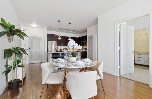 Frisco Apartment | Stylish 2B near Legacy West Wi-Fi, Fitness, Pool