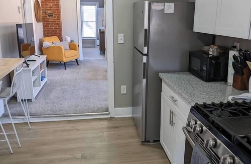 Ohio City House | Stylish 2BR Ohio City Retreat: Near West Side Market, Breweries, & Downtown