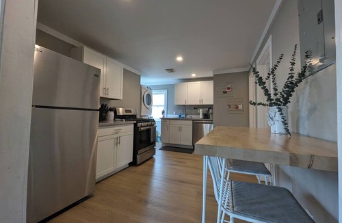 Ohio City House | Stylish 2BR Ohio City Retreat: Near West Side Market, Breweries, & Downtown