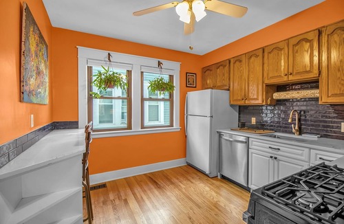 Black Rock Apartment | Stylish 3bd apartment by Delaware Park and Museums