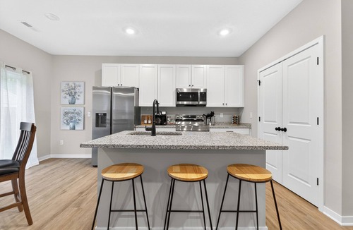 Lincoln Village House | Stylish 4-Bedroom Home with Modern Living Spaces