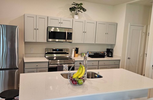 Sherman House | Stylish 4BR Home, perfect for families, professionals, business & group stays.