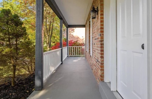 Ingomar House | Stylish and Spacious 5 Bedroom House in Wexford/Pittsburgh with Game Room