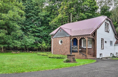 Jamestown West House | Stylish Jamestown Home Close to Lake & Dtwn