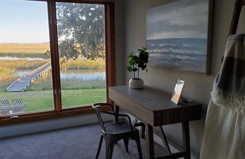 Meridian House | Stylish Marsh Retreat on Deep Water Creek