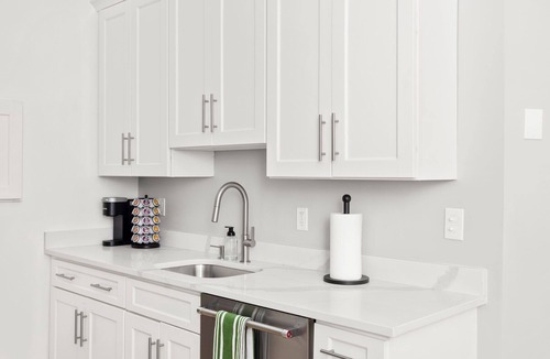 Old Port Apartment | Stylish Old Port 2BR, Walk to Everything