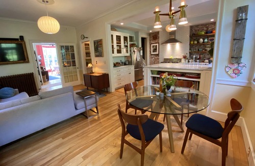 West End House | Stylish & Spacious Townhouse w/Garden, Family-friendly, walk to downtown!