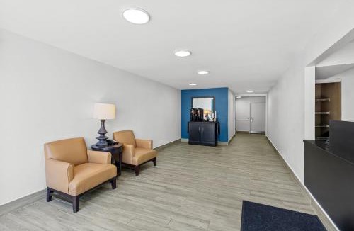 Akron Hotel | Suburban Studios Copley Akron West
