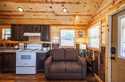 Broken Bow Cabin | Sugar Maple: Sleep 3, Tiny Cabin, Pets, Near Lake