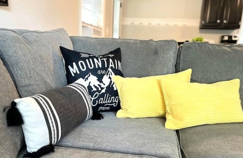 Stratton House | Sugarloaf & Flagstaff Ranch Retreat w/Trail access