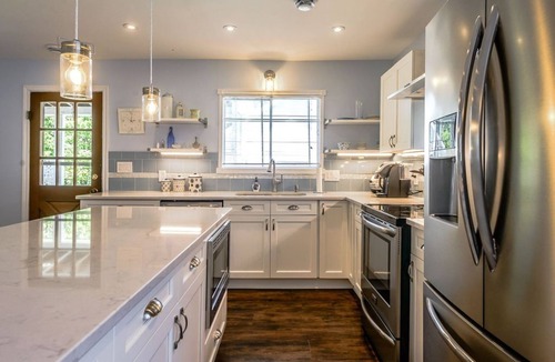 Crystal Beach House | Summer Banks Paradise - 4 Minute walk to Beach, 25 Min drive to Niagara Falls