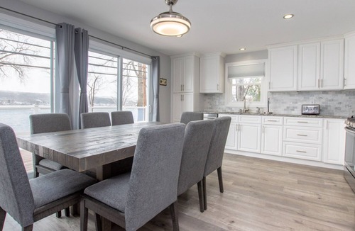 Town of Milo House | Summer Cove: Luxury at the Lake and Wine Trails!