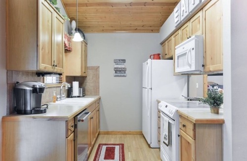 Reeds Spring Cabin | Summer is here. Come stay with us! Two master king suites. Gated golf community.