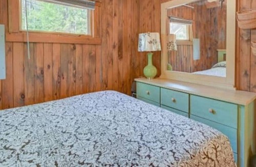 Fryeburg House | Summer Lake House with Mooring