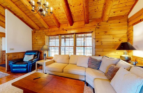 Easton House | Summit Solitude