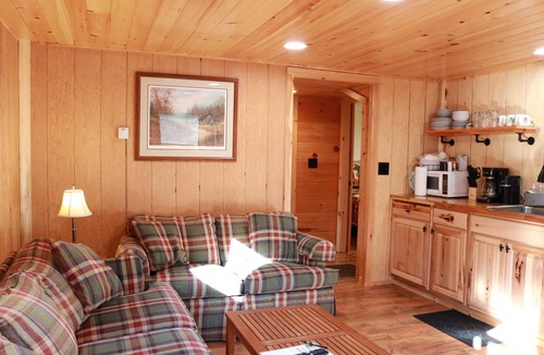 Inlet Cabin | Sun Bear Cabin at The Bears Cottages