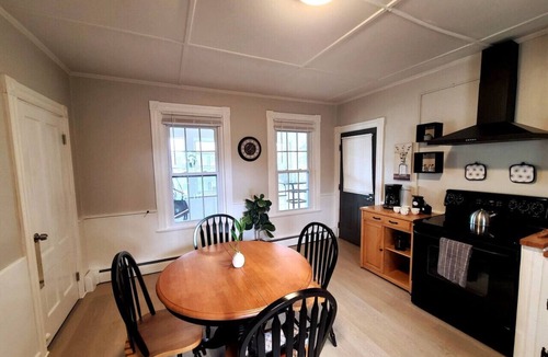 Waterville Apartment | Sun-kissed Serenity - Apt with Bonus 3-Season Room