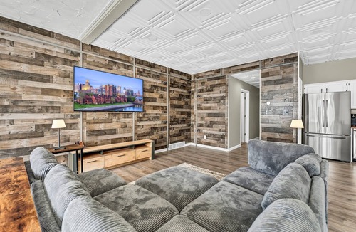 Downtown Buffalo Apartment | Sunlit Serenity on Pearl: 2-BR in Downtown Buffalo