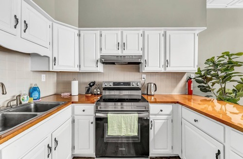 Downtown Buffalo Apartment | Sunlit Serenity on Pearl: 2-BR in Downtown Buffalo