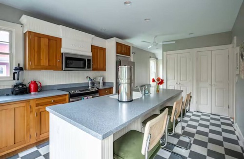 South Portland House | Sunny House, By The Beach, Minutes From Portland