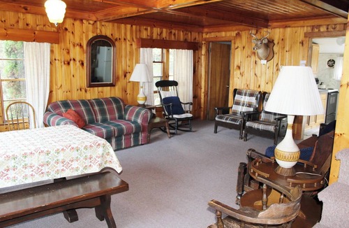 North Sebago Apartment | Sunrise Apartment-Private Beach-Pets Welcome - Round Table Lodge, Sebago, Maine