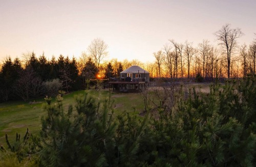 Knox Dale RV Rental | Sunrise Sanctuary |Modern Yurt w/Hot Tub, Stargazing Loft & Mountain Views