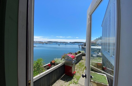 Stonington Cabin | Sunrise Shanty- Small Seaside Cottage