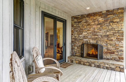 Hayesville House | Sunrise to Sunset - Luxury reatreat, stunning views, swim spa!