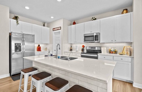 Maxwell House | Sunset Oasis - Water Views + Fenced Yard