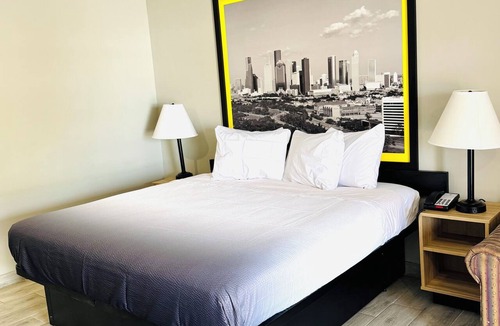 Central City Hotel | Super 8 by Wyndham Corpus Christi
