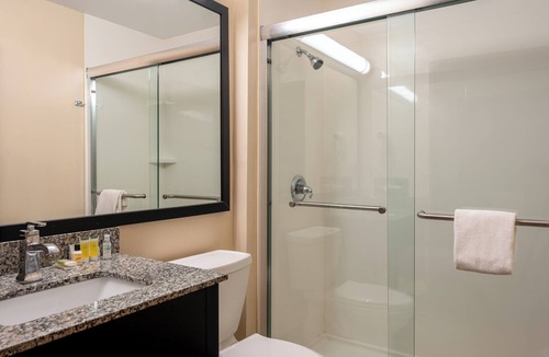 Columbus Hotel | Super 8 by Wyndham Columbus West