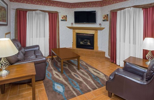 Three Rivers Hotel | Super 8 by Wyndham Three Rivers