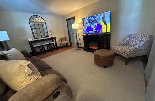 Beaver House | Super Clean 2BR House: Quiet, Safe, Near Hwy, Big TV, Nightlife, Porch, by River